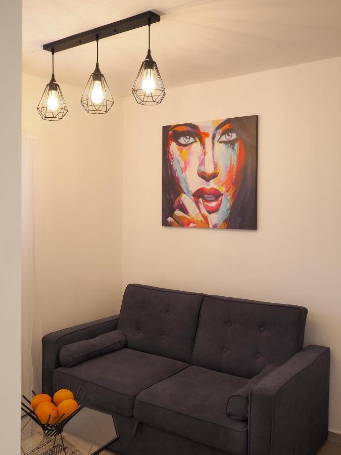 Studio Ariana And Patio Bat Yam Exteriör bild
